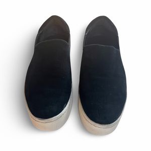 Vince Warren Black Suede Platform Slip On Sneaker 7.5. Pre-worn Good Condition